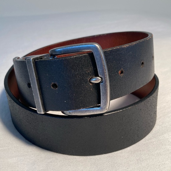 American Eagle Outfitters Other - AEO reversible leather belt black brown 34